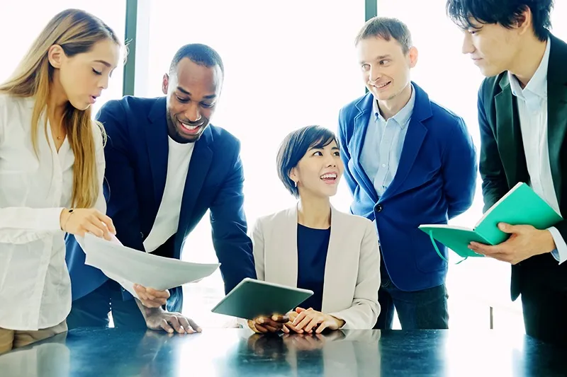 海外進出に必要な戦略を提供